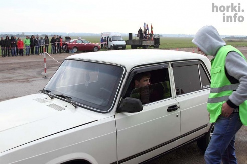 Маневрирования автомобилистов в Горках. 90 фото!