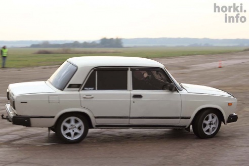 Маневрирования автомобилистов в Горках. 90 фото!