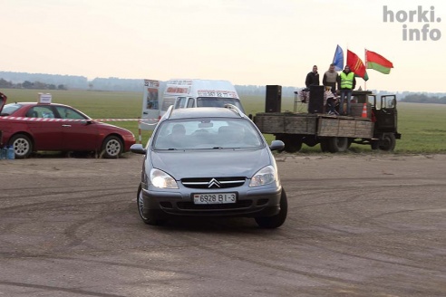 Маневрирования автомобилистов в Горках. 90 фото!