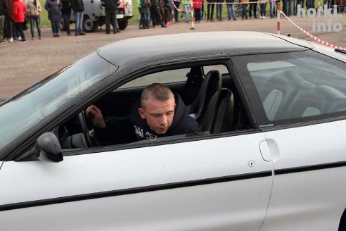 Маневрирования автомобилистов в Горках. 90 фото!