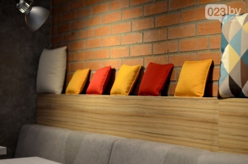 Гомельский паб «Гарри Портер» расширился: новый зал в стиле лофт совместил в себе кальянную и суши-бар