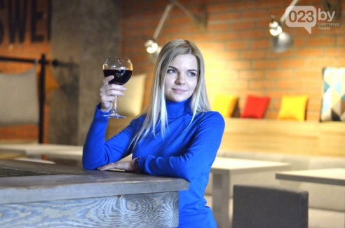 Гомельский паб «Гарри Портер» расширился: новый зал в стиле лофт совместил в себе кальянную и суши-бар