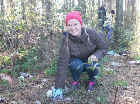Первыми поддержать акцию «Чистый лес» в Костюковичах вызвались лицеисты вместе с педагогами (+ фото)