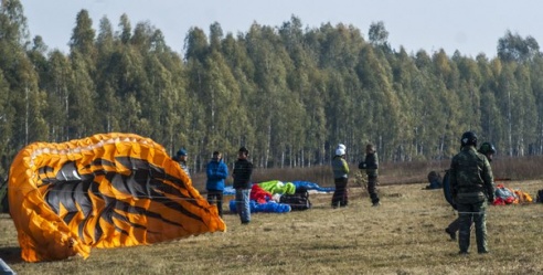В Гомеле прошел чемпионат Беларуси по парапланеризму (фото)