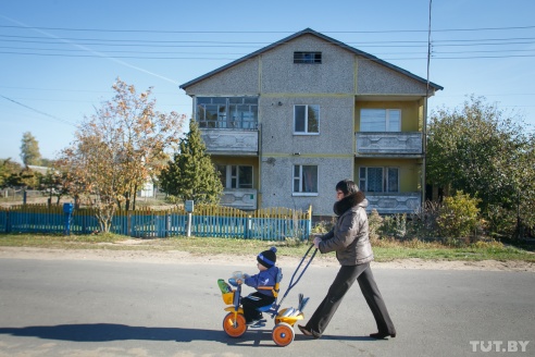 "Посмотрел, что женщина — ничего". Как живут на Дрибинщине, где более 10% голосов отдали за Короткевич