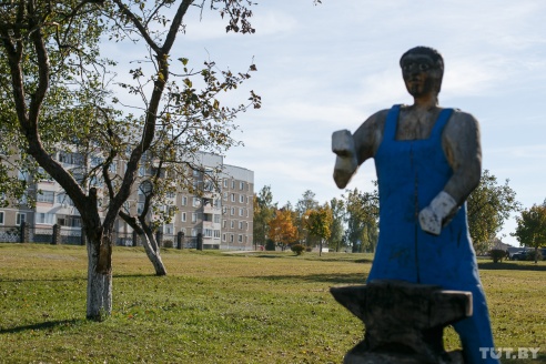 "Посмотрел, что женщина — ничего". Как живут на Дрибинщине, где более 10% голосов отдали за Короткевич