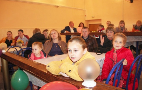 В минувшую пятницу в Костюковичах в МКЦ «Юность» состоялось заседание клуба молодой семьи «Гименей» (+ фото)