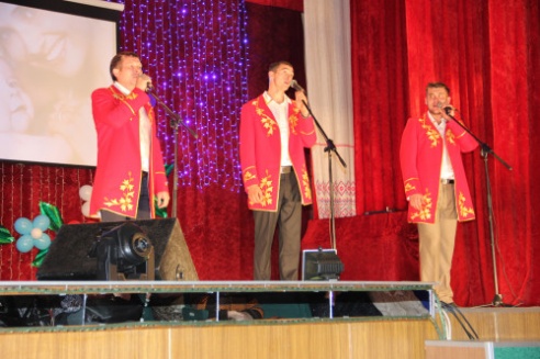 В Костюковичском районном Центре культуры состоялся праздничный концерт «Твоей улыбки свет», посвященный Дню матери (+ фото)