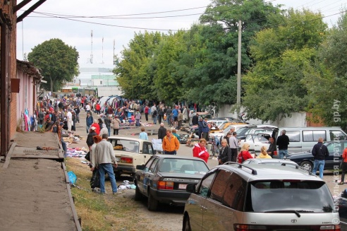 Чем живет гомельская барахолка