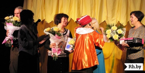 “Батлейка” адкрыла 25-ы тэатральны сезон, акцёраў уганаравалі граматамі (Фота)