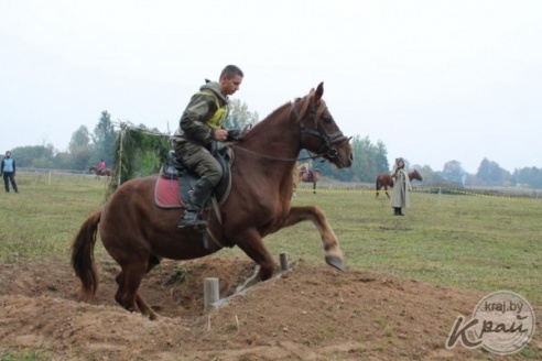 ФОТО- и ВИДЕОРЕПОРТАЖ: Скачки ординарцев прошли в Старинках под Вилейкой 18 октября
