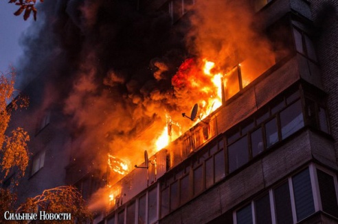 Крупный пожар в жилом доме на Кожара: сгорели несколько балконов (фото, видео)
