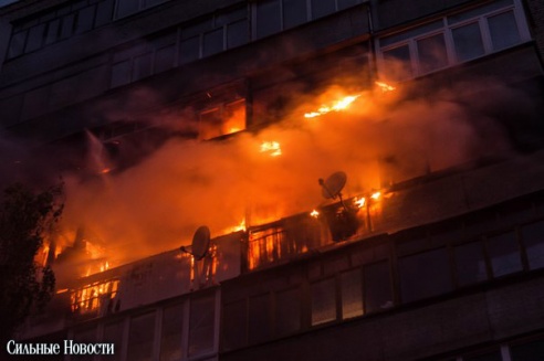 Крупный пожар в жилом доме на Кожара: сгорели несколько балконов (фото, видео)