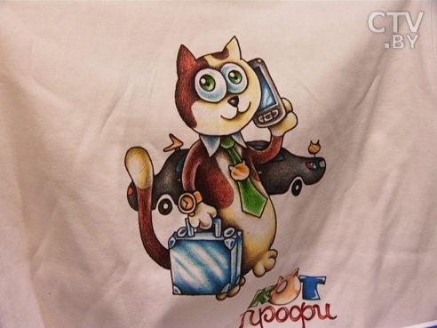 Речицкий художник Анатолий Щёголев рисует шаржи на «звёзд» шоу-бизненеса, раскрывая их личность