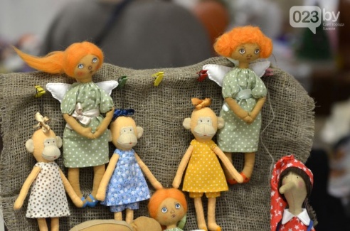 Гомельские ремесленники представили новые hand-made работы и поделились секретами своего ремесла
