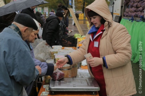 Налетай, торопись… Гомельчане оценили размах ярмарки на площади Ленина