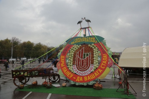 Налетай, торопись… Гомельчане оценили размах ярмарки на площади Ленина