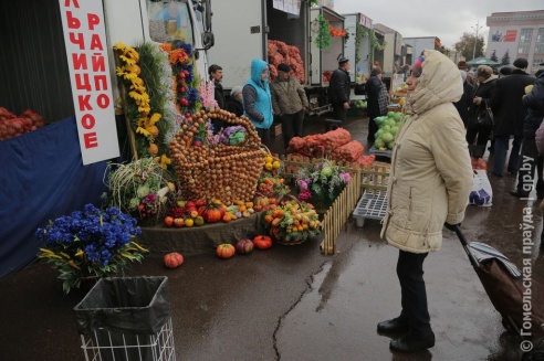 Налетай, торопись… Гомельчане оценили размах ярмарки на площади Ленина