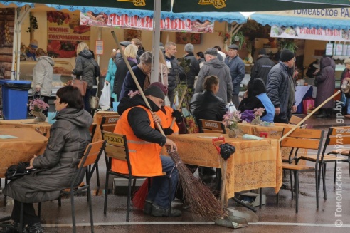 Налетай, торопись… Гомельчане оценили размах ярмарки на площади Ленина