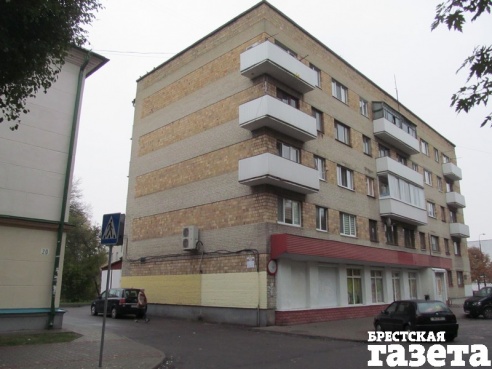 Быть проезду во двор или нет, решали жители домов по улице Наганова в Бресте