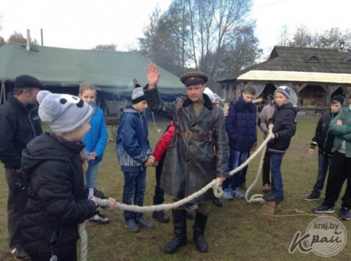 Вилейские гимназисты побывали в палаточном лагере времен Великой Отечественной войны (ФОТО)