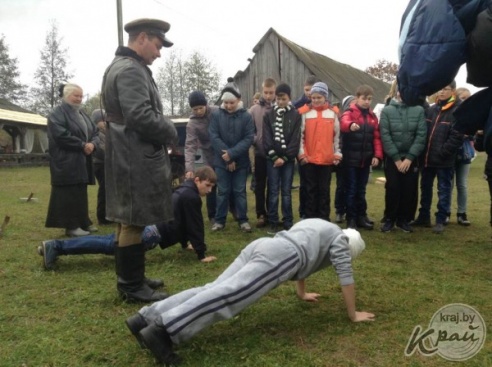 Вилейские гимназисты побывали в палаточном лагере времен Великой Отечественной войны (ФОТО)