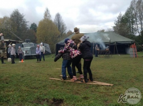 Вилейские гимназисты побывали в палаточном лагере времен Великой Отечественной войны (ФОТО)