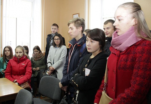 На базе редакции газеты «Кобрынскі веснік» прошли занятия в рамках проекта «Школа молодого руководителя»