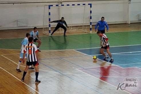 Вилейка загружает кошелку мячей Мяделю, а мядельский «Зубренок» отвечает победой над вилейскими Шиловичами (ФОТО)