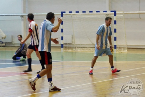 Вилейка загружает кошелку мячей Мяделю, а мядельский «Зубренок» отвечает победой над вилейскими Шиловичами (ФОТО)