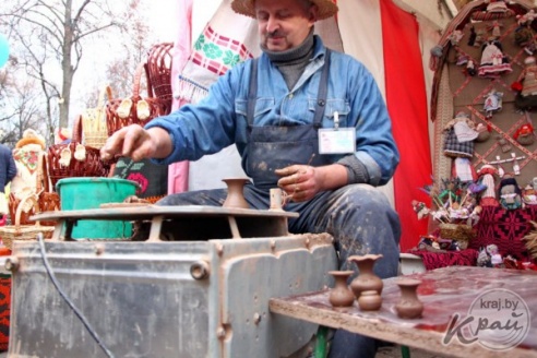 ФОТОРЕПОРТАЖ: Ростовые куклы, мастер-классы, салют, или Что можно было увидеть на "Дожинках" в Вилейке