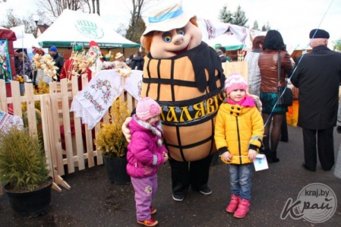 ФОТОРЕПОРТАЖ: Ростовые куклы, мастер-классы, салют, или Что можно было увидеть на "Дожинках" в Вилейке