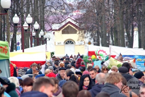 ФОТОРЕПОРТАЖ: Ростовые куклы, мастер-классы, салют, или Что можно было увидеть на "Дожинках" в Вилейке