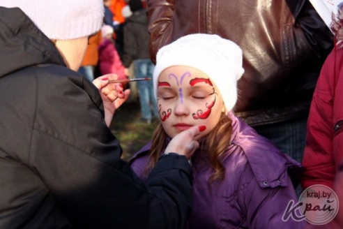 ФОТОРЕПОРТАЖ: Ростовые куклы, мастер-классы, салют, или Что можно было увидеть на "Дожинках" в Вилейке