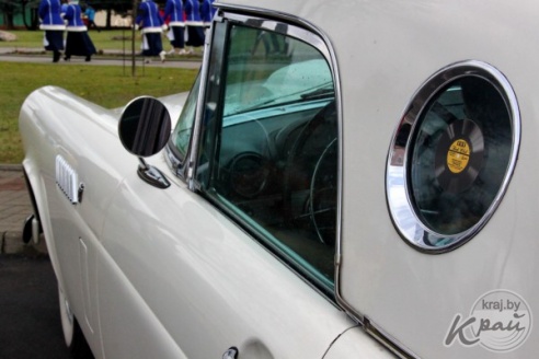 ФОТОФАКТ: Выставка ретроавтомобилей в Вилейке на "Дожинках"