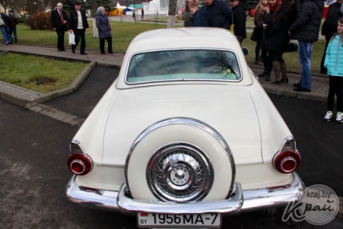ФОТОФАКТ: Выставка ретроавтомобилей в Вилейке на "Дожинках"