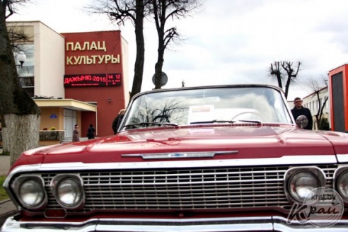 ФОТОФАКТ: Выставка ретроавтомобилей в Вилейке на "Дожинках"