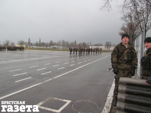 Праздник десантников в Бресте прошел под дождем