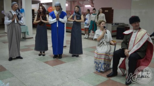 «Чайханщики» и «шынкары» соревновались в приготовлении драников в Вилейке (ФОТО)