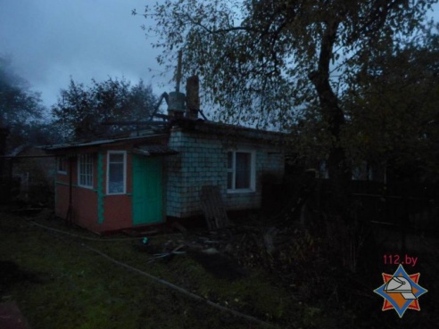 В горящем доме в Бобруйске погибла многодетная мать, дети успели спастись