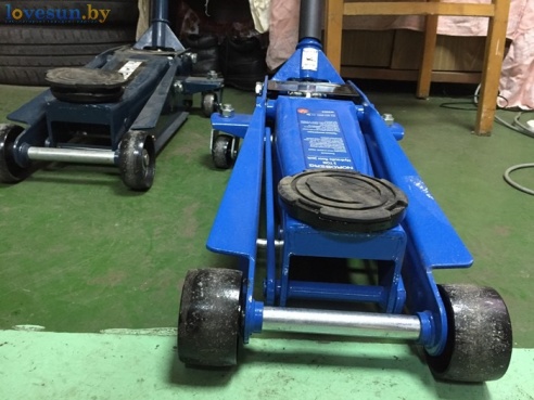 В Светлогорске появился первый круглосуточный шиномонтаж