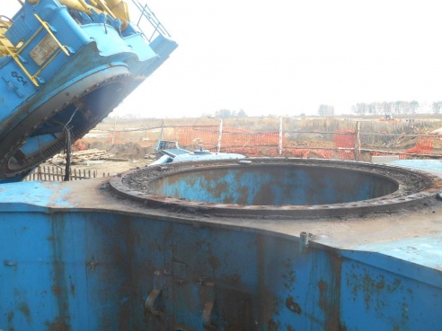 МЧС: на бульваре Приберезинском произошло опрокидывание башенного подъемного крана