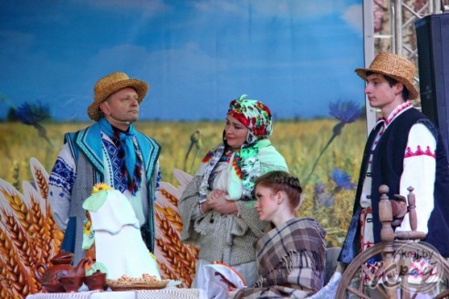 ВИДЕО- и ФОТОРЕПОРТАЖ: Как в Вилейке на "Дожинках" искали жениха