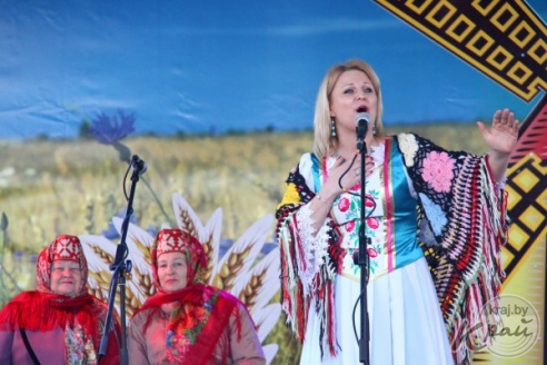 ВИДЕО- и ФОТОРЕПОРТАЖ: Как в Вилейке на "Дожинках" искали жениха