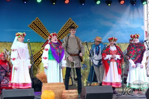 ВИДЕО- и ФОТОРЕПОРТАЖ: Как в Вилейке на "Дожинках" искали жениха