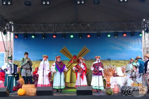 ВИДЕО- и ФОТОРЕПОРТАЖ: Как в Вилейке на "Дожинках" искали жениха