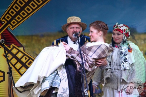 ВИДЕО- и ФОТОРЕПОРТАЖ: Как в Вилейке на "Дожинках" искали жениха