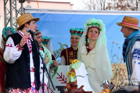 ВИДЕО- и ФОТОРЕПОРТАЖ: Как в Вилейке на "Дожинках" искали жениха
