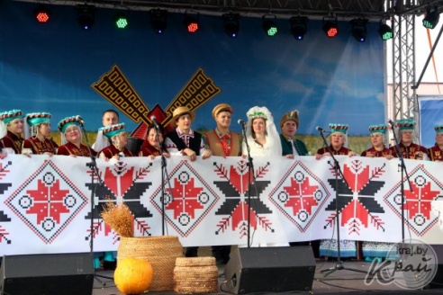 ВИДЕО- и ФОТОРЕПОРТАЖ: Как в Вилейке на "Дожинках" искали жениха