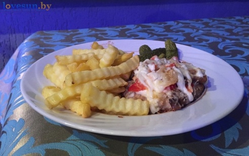 Тайный гость в самом старом ресторане Светлогорска, в "Маладзiке"